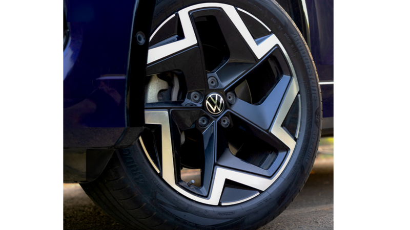 Volkswagen Tayron R-Line 19-inch 'Coventry' diamond-turned alloy wheels