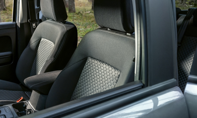 Två framsäten i en VW Amarok pickup
