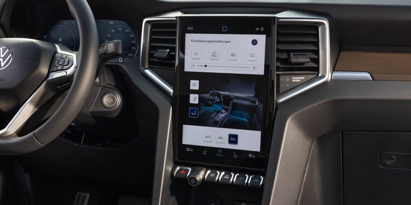 The automatic air conditioner of the VW Amarok.