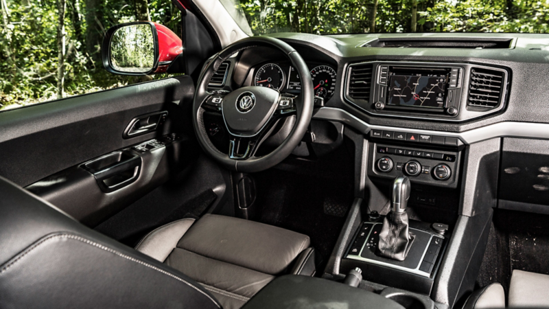 Förarplatsen i nya Amarok V6.