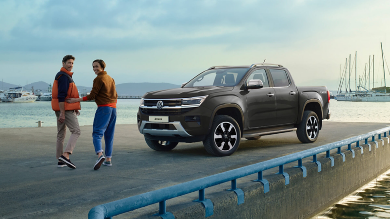 Camioneta tipo pickup VW Amarok Style en color negro