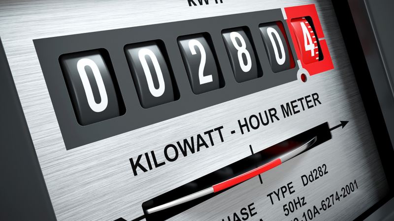Ein analoger Stromzähler zeigt einen Verbrauch von 260 Kilowattstunden an.
