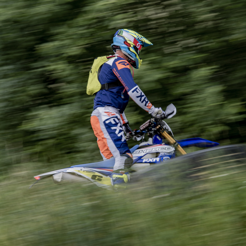 Världsmästaren i enduro, Anders Eriksson, på banan