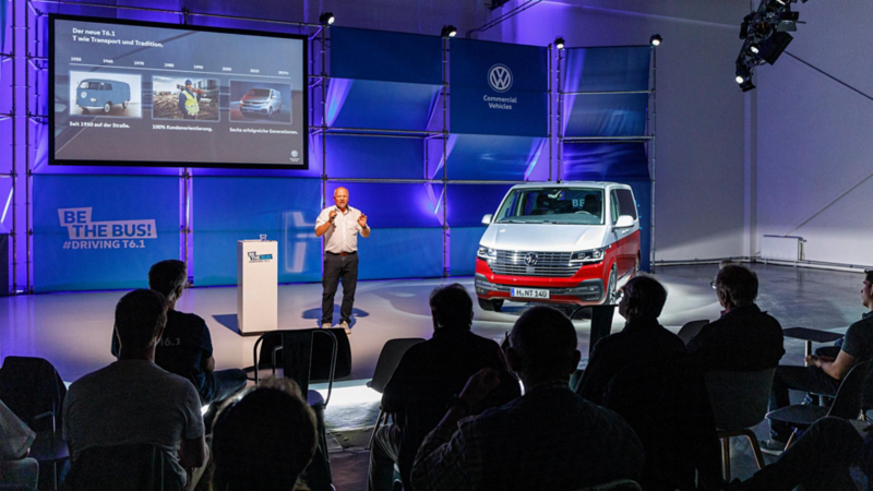 André Bertelsmeier presenterar nya Bulli T6.1 på mässa