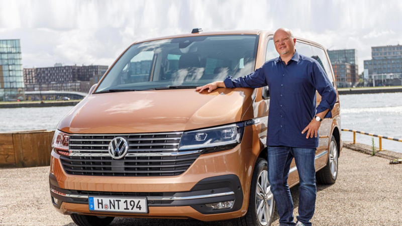 André Bertelsmeier vid nya VW Bulli T6.1