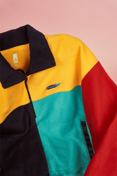 Anorack de cuatro colores con logo bordado Volkswagen.