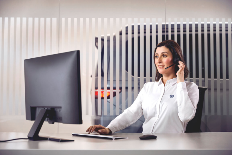 El VW Nuevo California siendo asistido en carretera.