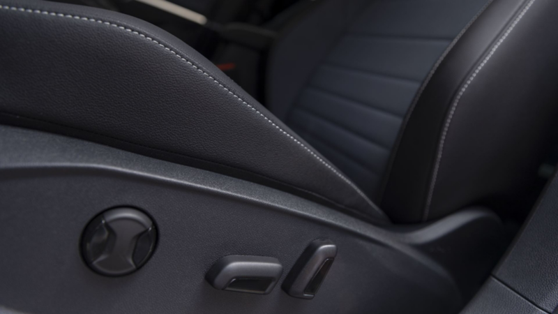 Botones para ajustar asiento de conductor de Volkswagen Jetta 2025.