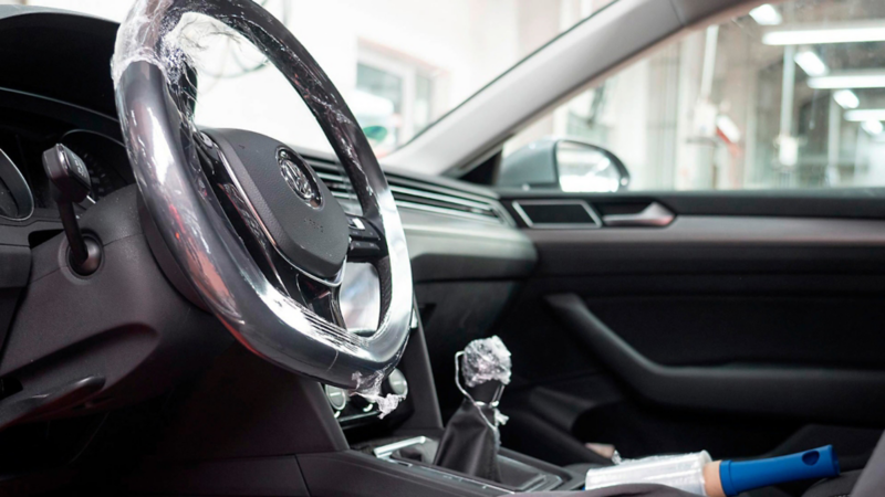 Automóvil desinfectado después de Servicio de Limpieza Profunda en las Concesionarias VW
