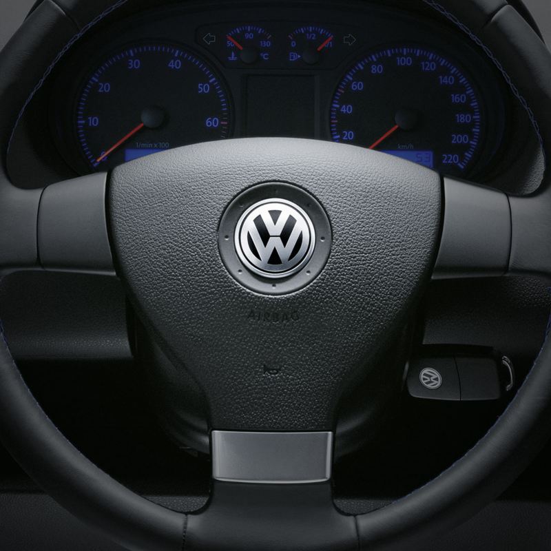 Vista frontale di un volante VW