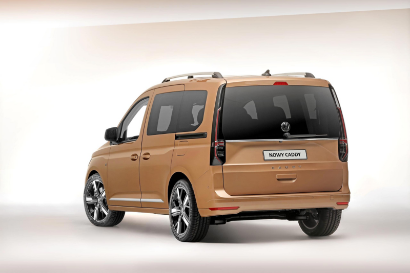 Nowy Caddy tyłem
