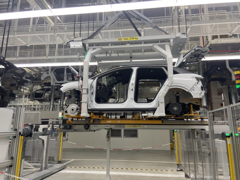 En ID. 4 i fabriken