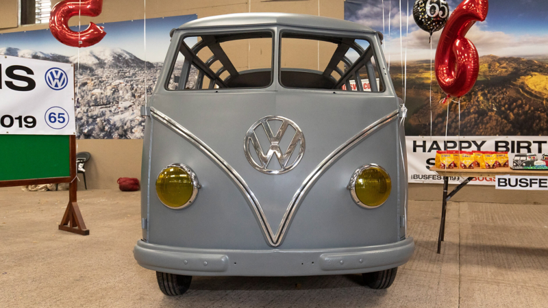 Photo showing the front of a Volkswagen Samba van. 
