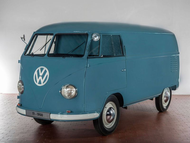 Un Combi bleu T1 Volkswagen Classic.