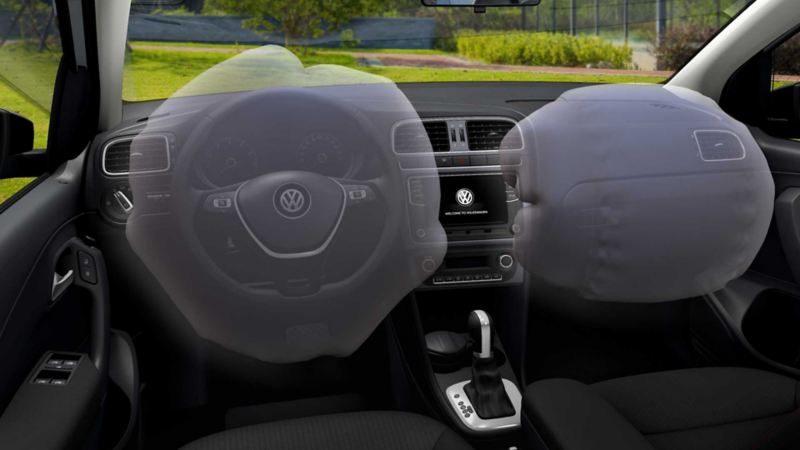 Bolsas de aire en auto Volkswagen. Demostración en nuevo sedán Vento Join 2022. 