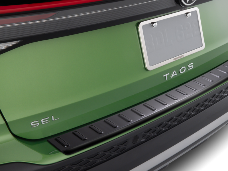 Bumperdillo on green VW Taos