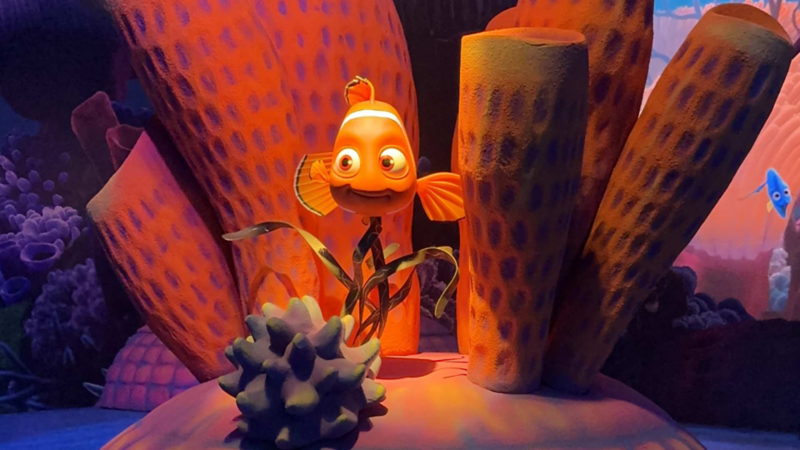 Nemo dentro de arrefice. Escultura dentro de Mundo Pixar en CDMX. 