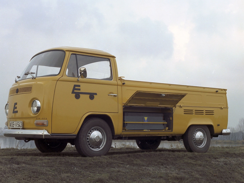 Powrót do przyszłości: Volkswagen Samochody Dostawcze, na wystawie Techno Classica prezentuje pioniera mobilności elektrycznej