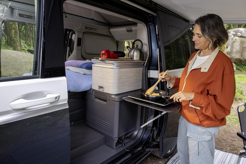 cocina en interior de camper