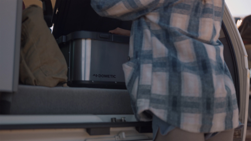 Close-up auf eine Dometic Thermobox.