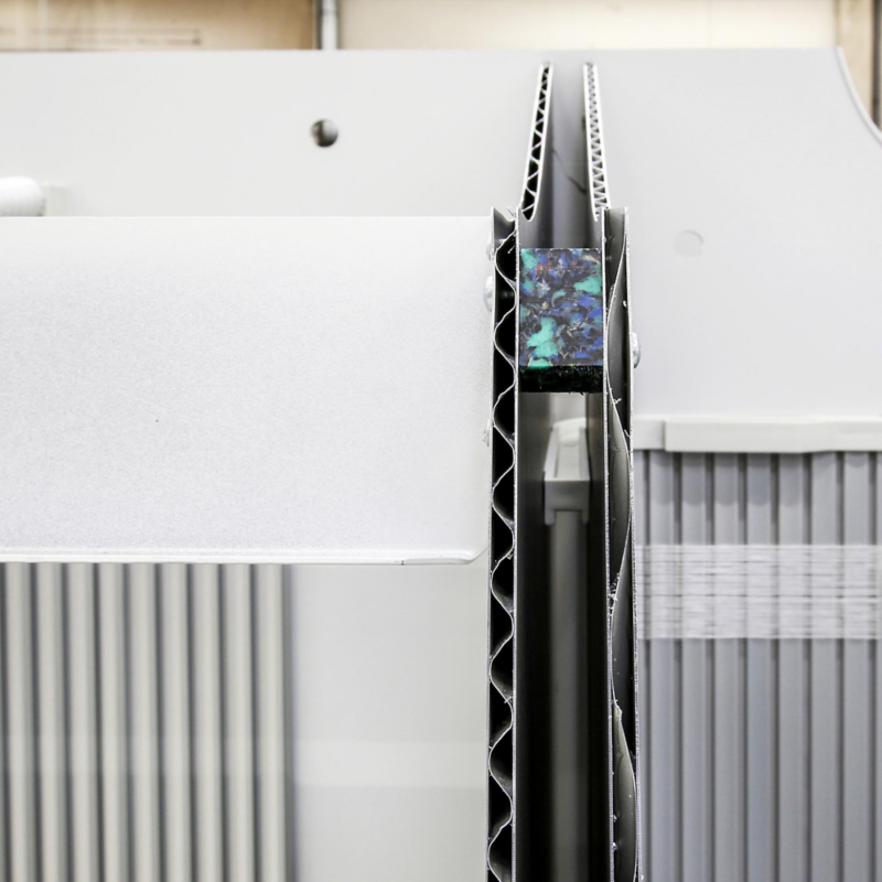 Närbild på aluminiummaterial som används i California