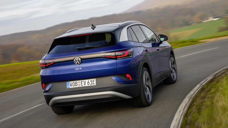 Volkswagen ID. 4, camioneta SUV eléctrica en color azul. Vista de puerta de cajuela.