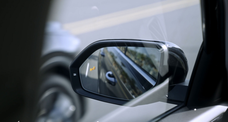 Hỗ trợ chuyển làn đường LCA