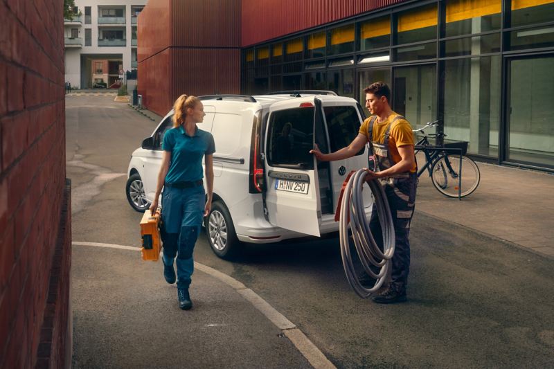 Der neuen Volkswagen Caddy Cargo im Einsatz für Handwerker.