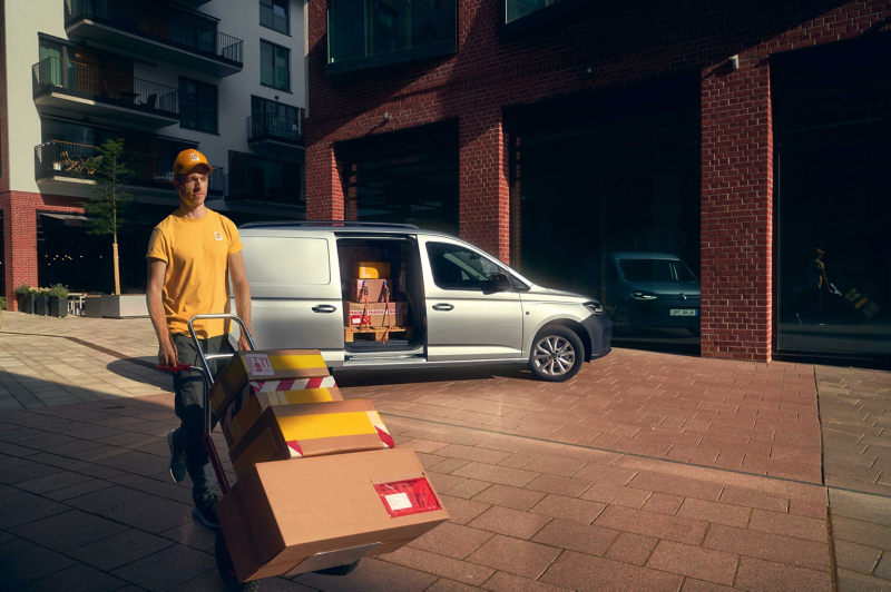 Kurier przy nowym Caddy Cargo