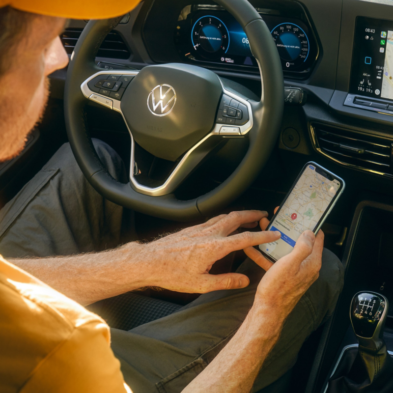 A tradesman uses the We Connect upgrades for his VW Caddy Cargo.