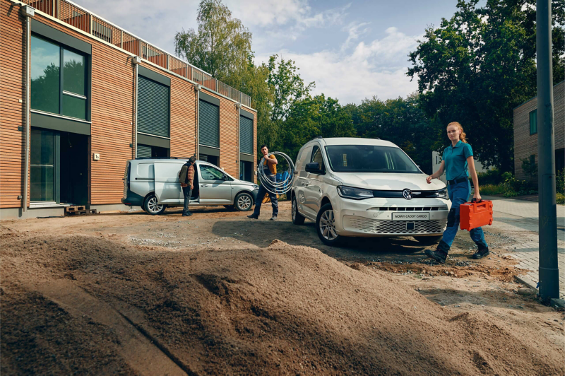 Nowy Caddy Cargo na placu budowy