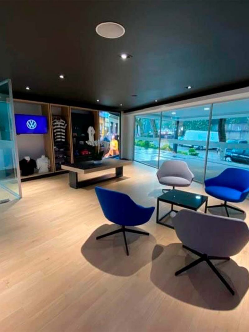 Imagen de la sala de VW Skin Boutique, donde encontrarás accesorios oficiales de Volkswagen. 