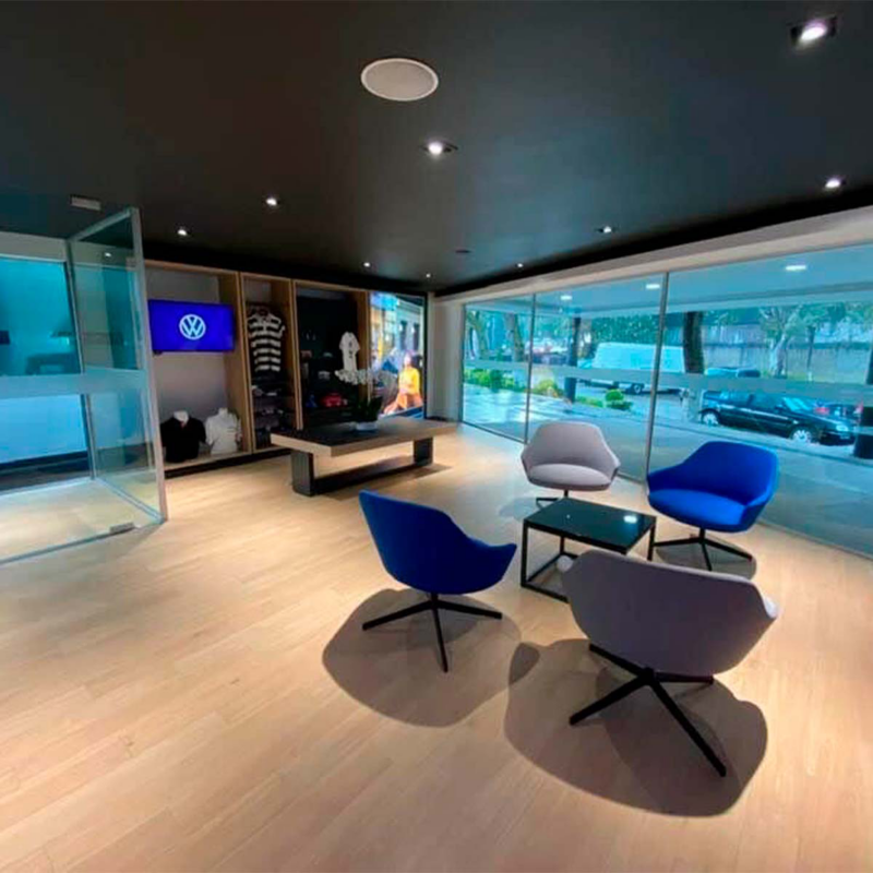 Imagen de la sala de VW Skin Boutique, donde encontrarás accesorios oficiales de Volkswagen. 