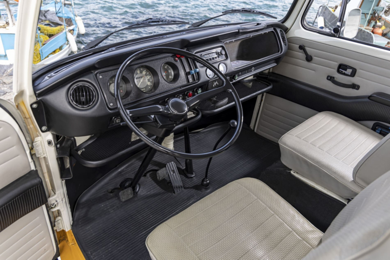 Intérieur d'un Volkswagen combi