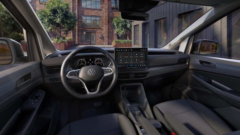 Plano interior del volante y asientos delanteros del Nuevo Caddy Cargo
