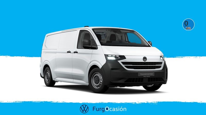 Un e-Transporter blanco sobre un fondo azul y blanco con el logo de Furgocasión