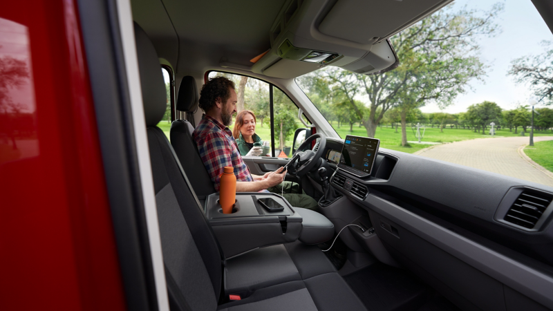 Primer plano interior de la cabina del VW Crafter Caja Abierta