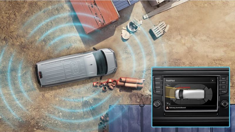 Im Video sehen wir die Funktionsweise des optionalen sensorbasierten Flankenschutz am Beispiel des Volkswagen Nutzfahrzeuge Crafter.