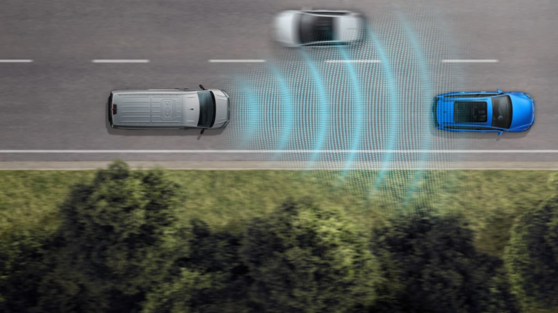 Videon visar hur det adaptiva farthållarsystemet ACC (tillval) fungerar med en Volkswagen Crafter som exempel.