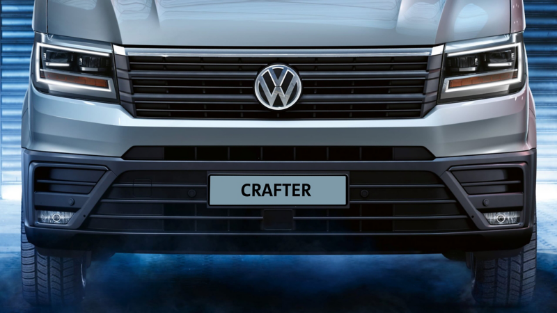 Crafter na tle budowy