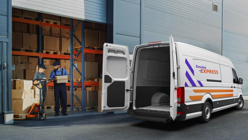 VW Crafter Cargo Van vista trasera camioneta de reparto para paquetería