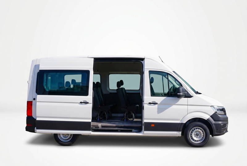 Crafter Furgon z zabudową kombi.
