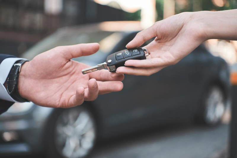 Con crédito automotriz o leasing puedes comprar un auto seminuevo, mira las ventajas de cada uno.