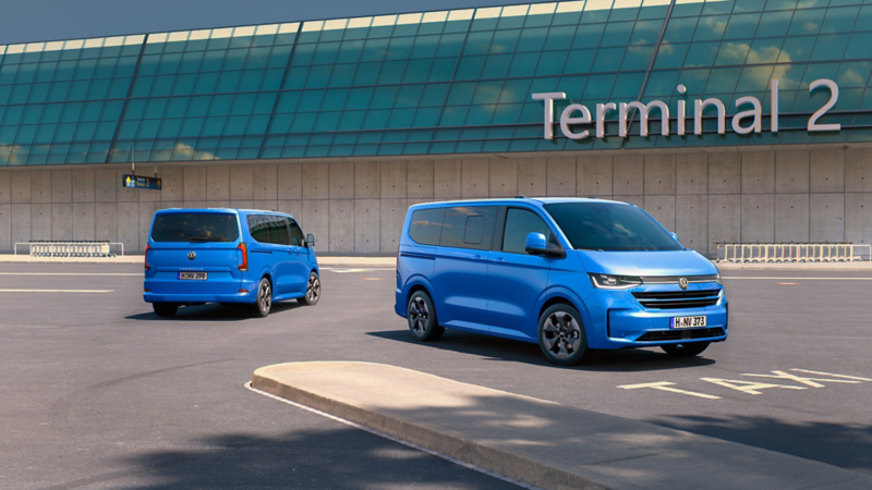 deux Caravelle VW bleues