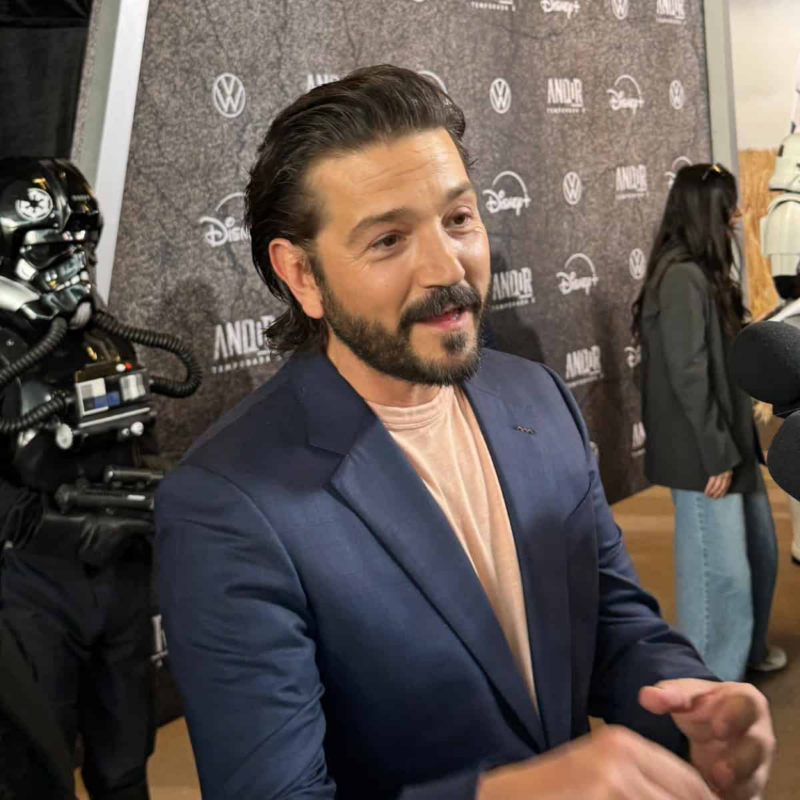 Diego Luna en el estreno del episodio 4 de "Andor: Segunda temporada" en la Ciudad de México