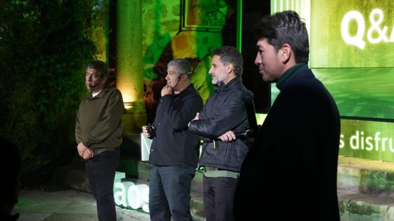 Directivos de Volkswagen México en evento de lanzamiento de Nuevo Taos 2025 en Puebla. 