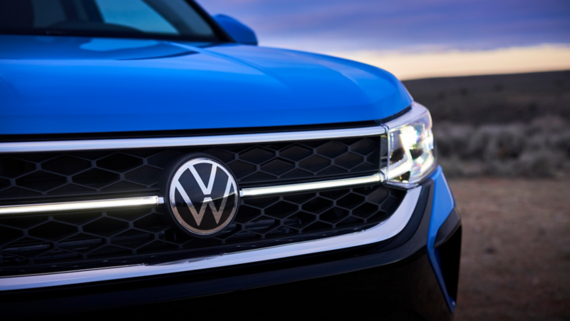 Diseño Exterior de Nuevo Taos Volkswagen con parrilla central iluminada, faros LED, plataforma MQB 