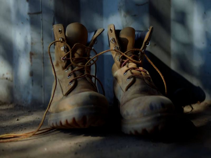 A pair of working boots 