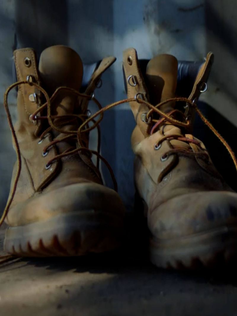 A pair of working boots 
