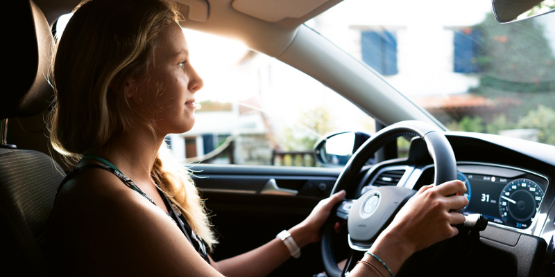 Water sportswoman Paulina Herpel at the wheel of the e-Golf